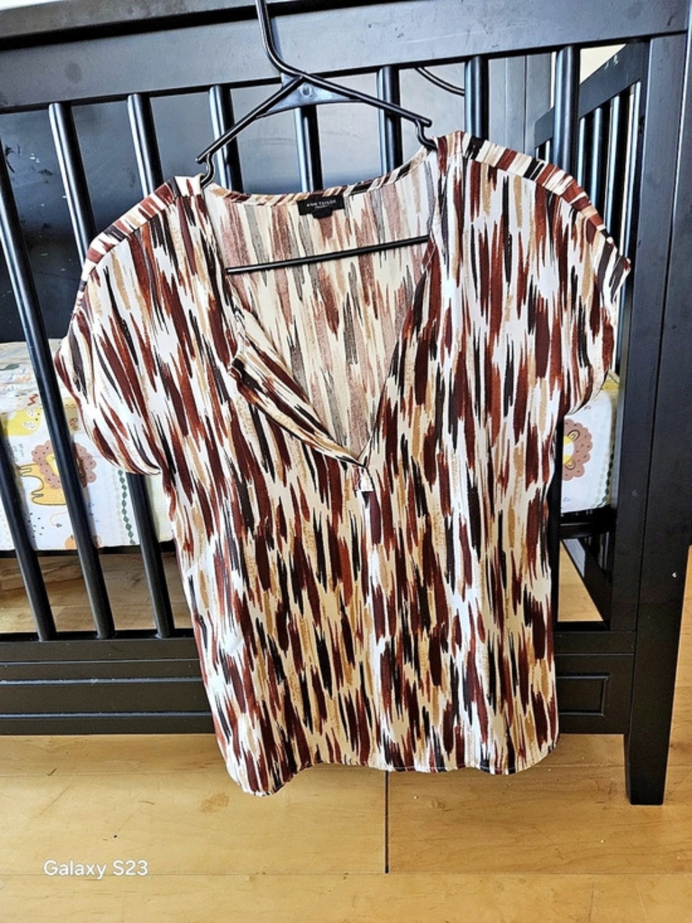 Ann Taylor Factory Abstract Print Blouse in Brown & White Size XS